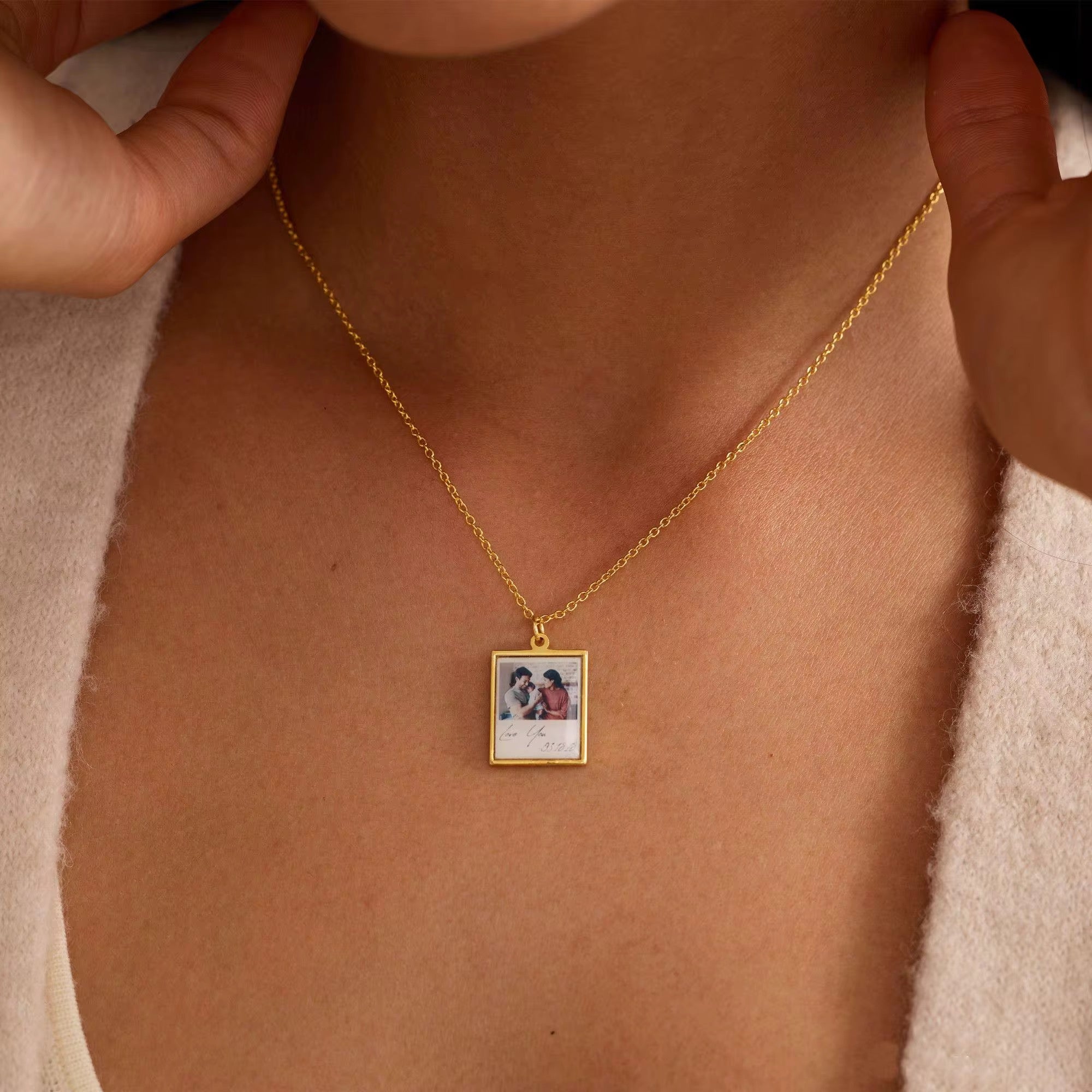 Personalized photo necklace