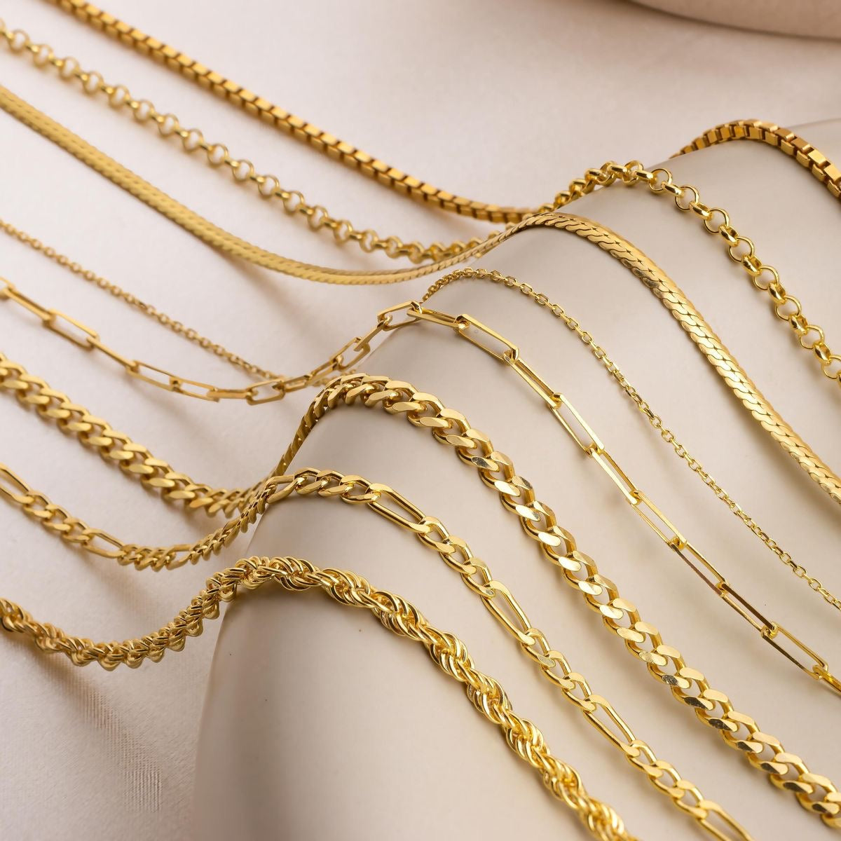 Minimal chain necklace for everyday wear